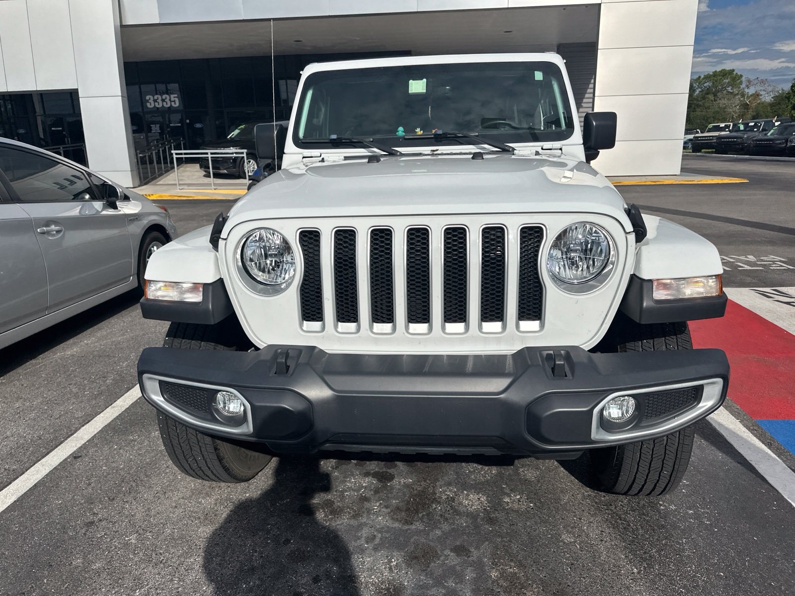 Used 2019 Jeep Wrangler Unlimited Sahara AWD/4WD image 2