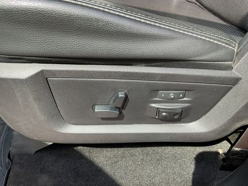 Used 2016 RAM 1500 Laramie w/ Convenience Group AWD/4WD image 24