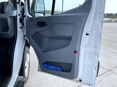Used 2018 Ford Transit 250 130 Low Roof w/ Exterior Upgrade Package RWD image 17