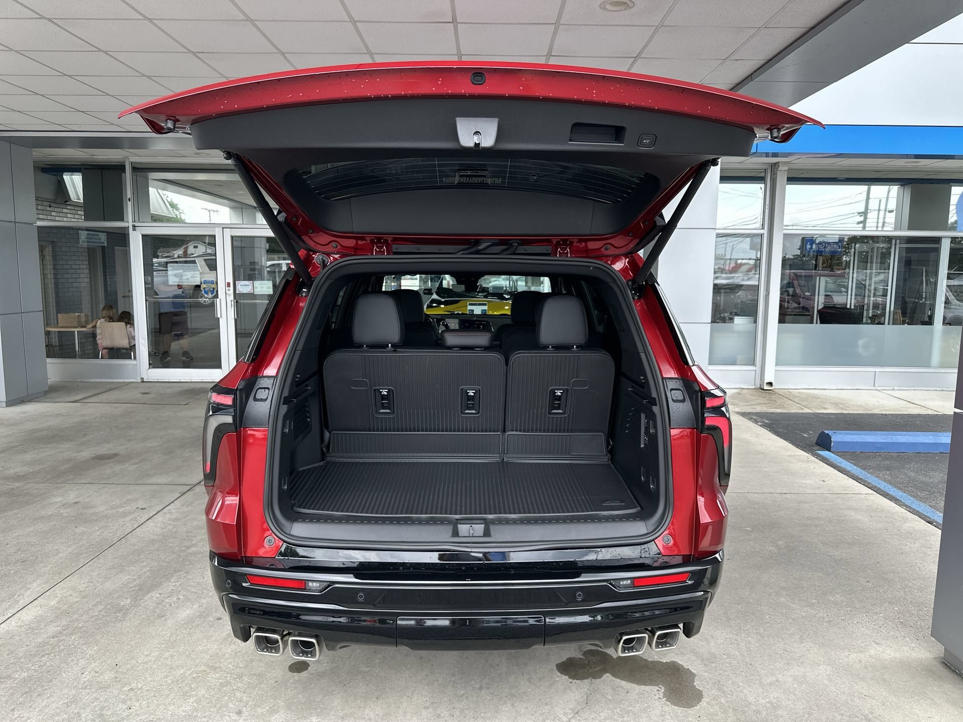 New 2026 Chevrolet Traverse RS w/ LPO, Floor Liner Package FWD image 27