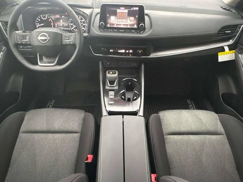 Used 2026 Nissan Rogue SV w/ Cold Weather Package FWD image 16