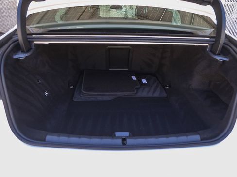 Used 2025 BMW i7 M70 w/ Executive Package AWD/4WD image 18