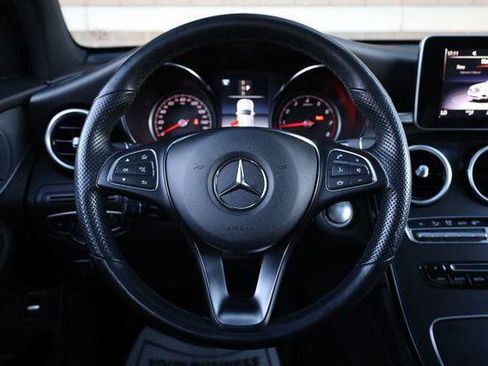 Used 2019 Mercedes-Benz GLC 300 4MATIC image 30
