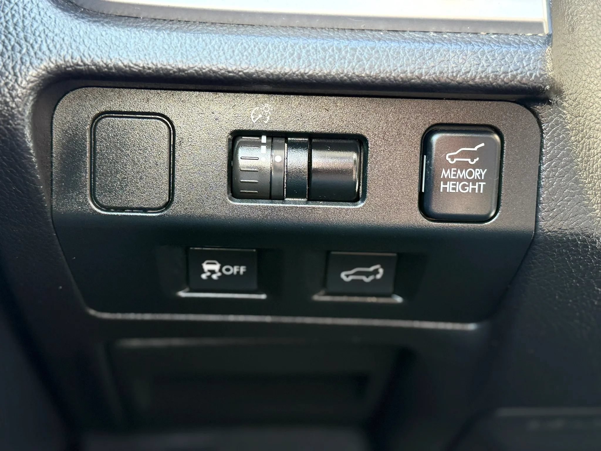Used 2014 Subaru Forester 2.5i Limited AWD/4WD image 29