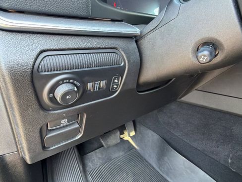 Used 2024 Jeep Wagoneer L Series II AWD/4WD image 29