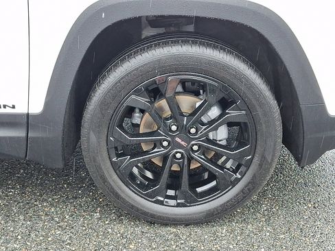 Certified 2022 GMC Terrain SLE w/ Driver Convenience Package AWD/4WD image 8