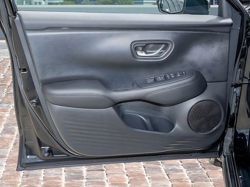 Certified 2024 Honda HR-V LX image 11