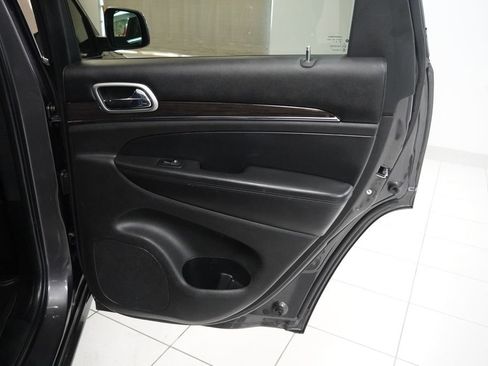 Used 2018 Jeep Grand Cherokee Overland AWD/4WD image 28