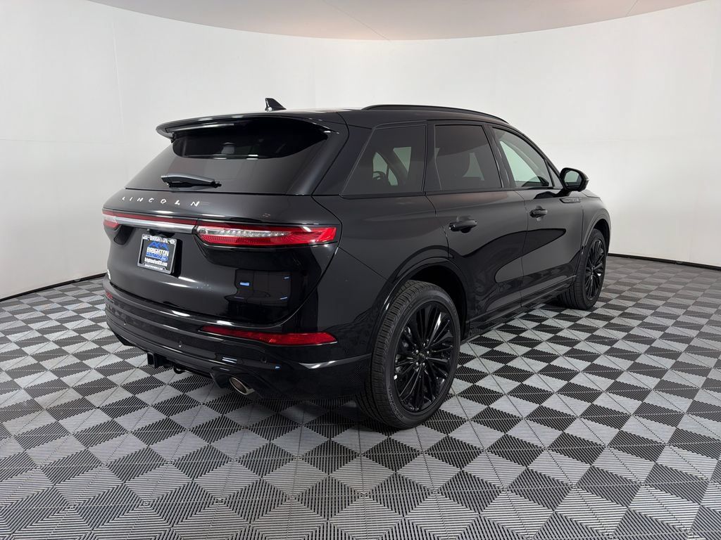 Used 2025 Lincoln Corsair Reserve w/ Equipment Group 202A AWD/4WD image 3
