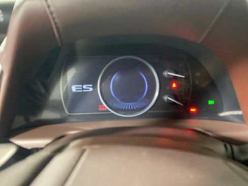 Used 2019 Lexus ES 350 w/ Accessory Package 2 FWD image 18