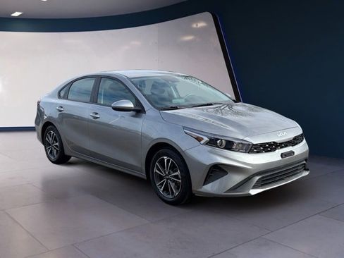 Used 2023 Kia Forte LXS image 7