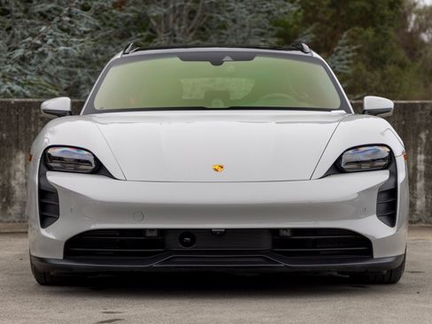 Certified 2023 Porsche Taycan GTS image 8