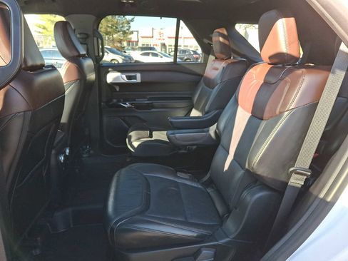 Used 2021 Ford Explorer Platinum w/ Equipment Group 601A image 8