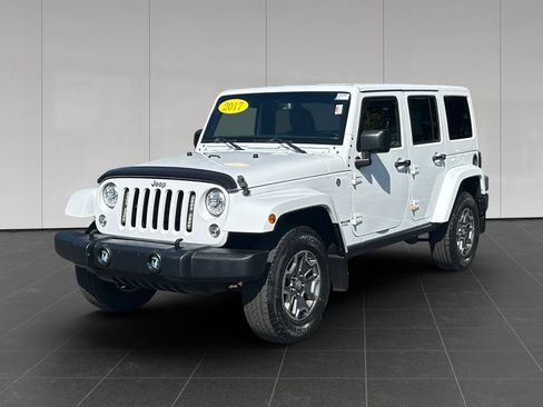 Used 2017 Jeep Wrangler Unlimited Rubicon w/ Connectivity Group AWD/4WD image 1