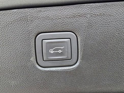 Used 2025 Chevrolet Blazer RS image 25