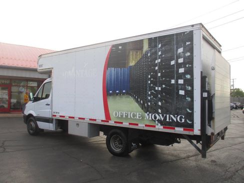 Used 2016 Freightliner Sprinter 3500 RWD image 3