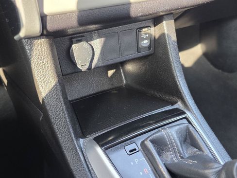 Used 2017 Toyota Corolla LE FWD image 17