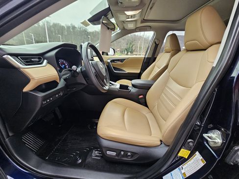 Certified 2022 Toyota RAV4 XLE Premium image 16