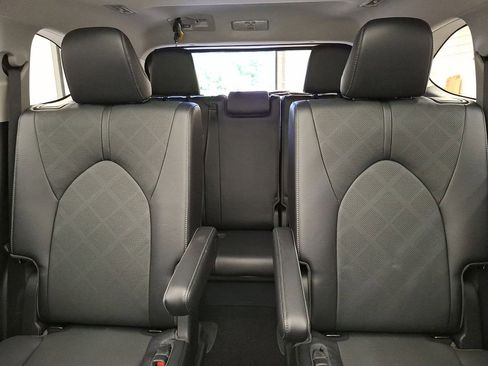 Used 2023 Toyota Highlander Platinum AWD/4WD image 20