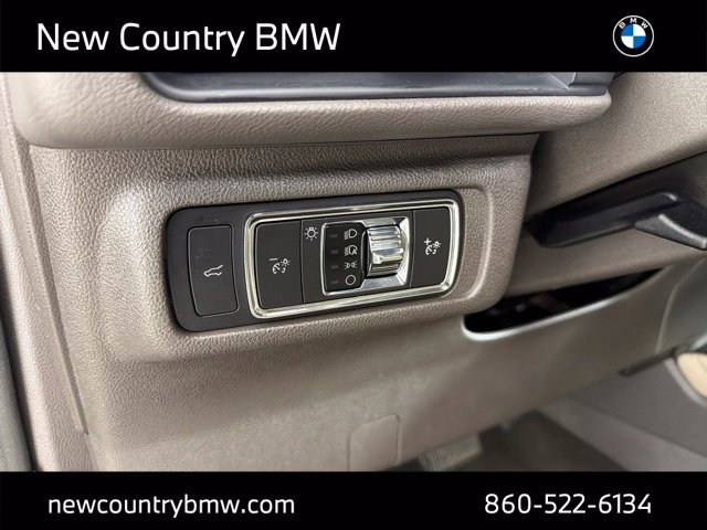 Used 2022 Lincoln Corsair AWD w/ Premium Package image 13