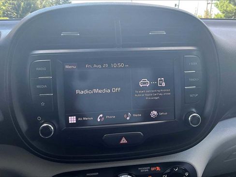 Used 2023 Kia Soul LX w/ LX Technology Package image 32