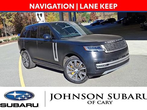 Used 2024 Land Rover Range Rover SE image 2