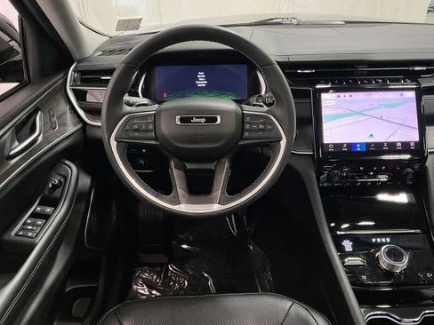 Used 2022 Jeep Grand Cherokee Limited 4xe w/ Luxury Tech Group II AWD/4WD image 8