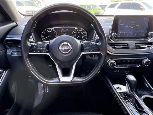 Used 2023 Nissan Altima 2.5 SR FWD image 8
