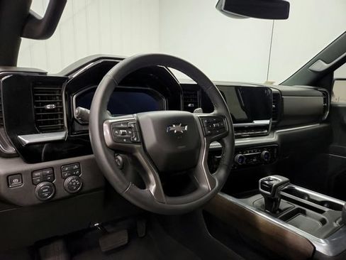 Used 2024 Chevrolet Silverado 1500 High Country w/ Midnight Edition AWD/4WD image 17