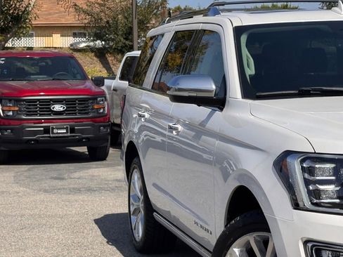 Certified 2019 Ford Expedition Platinum RWD image 5