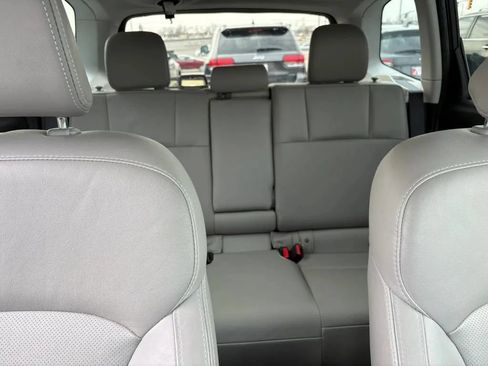 Used 2017 Subaru Forester 2.5i Limited AWD/4WD image 18