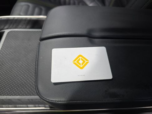 Used 2022 Rivian R1S Launch Edition image 31