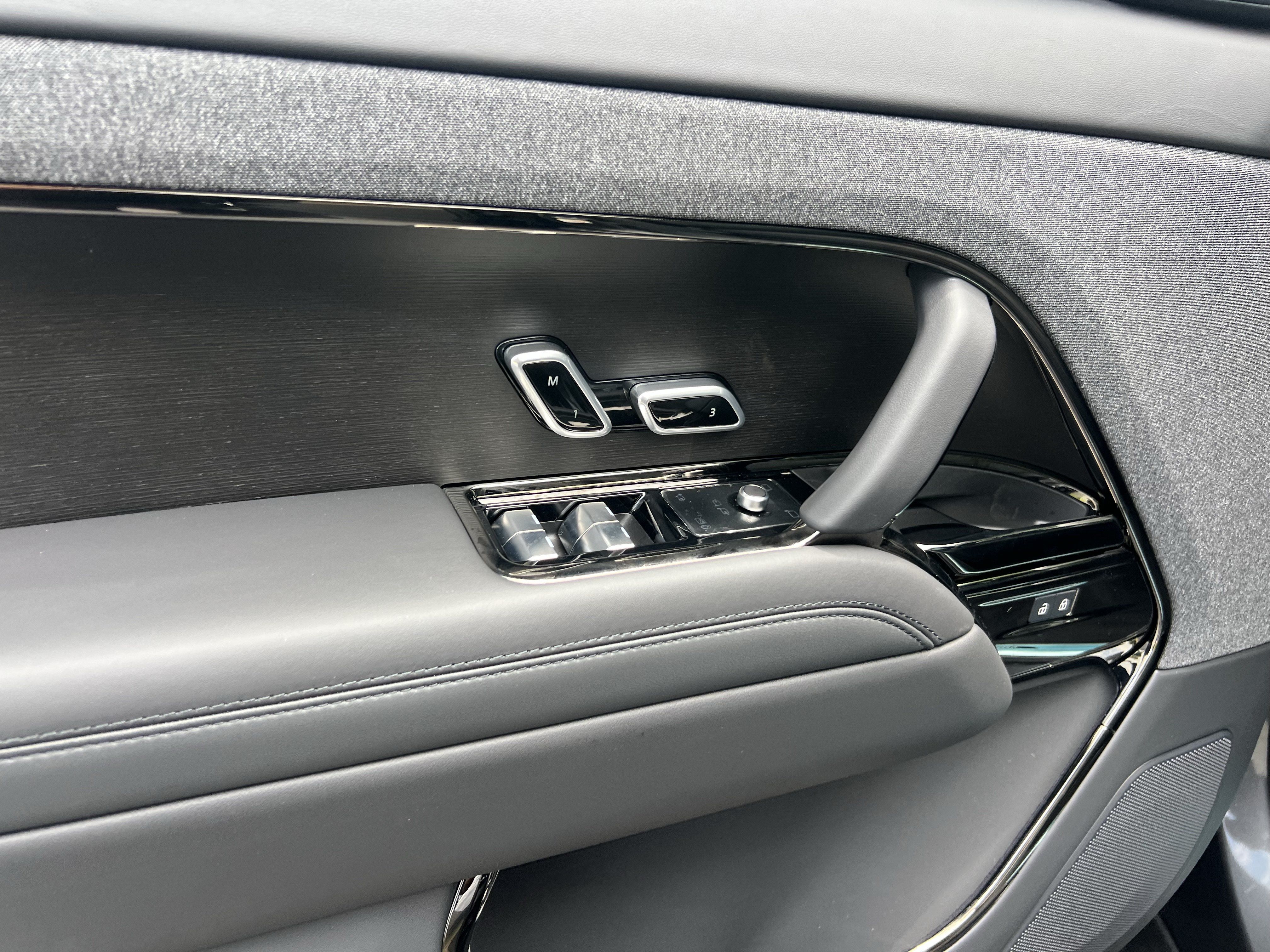 New 2026 Land Rover Range Rover Sport Dynamic SE AWD/4WD image 15