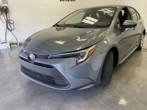Used 2025 Toyota Corolla LE image 7