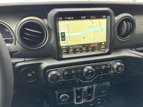 Used 2023 Jeep Wrangler Unlimited w/ Sun & Screen Package AWD/4WD image 19