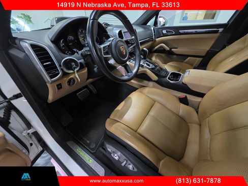 Used 2017 Porsche Cayenne S Platinum w/ Premium Package (PJW) image 36