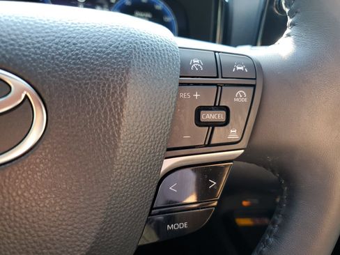 Used 2025 Toyota Camry XSE FWD image 23