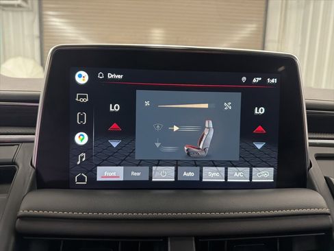 Used 2022 GMC Yukon XL SLT w/ SLT Premium Package image 14