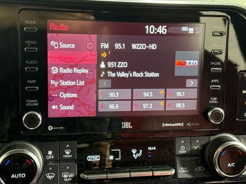 Used 2022 Toyota Highlander XSE AWD/4WD image 34
