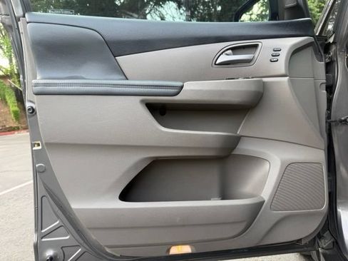 Used 2013 Honda Odyssey Touring image 11