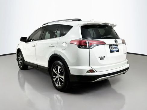 Used 2017 Toyota RAV4 XLE FWD image 5
