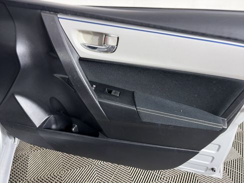 Used 2015 Toyota Corolla LE image 41