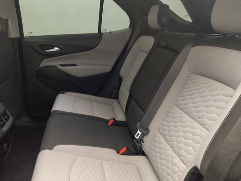 Used 2018 Chevrolet Equinox LS FWD image 18