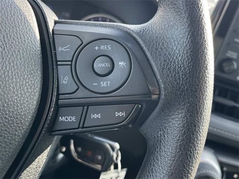 Used 2021 Toyota RAV4 LE image 29