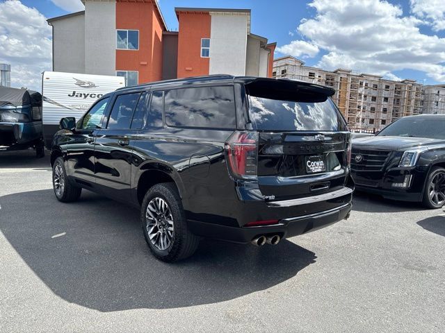 Used 2025 Chevrolet Suburban Z71 AWD/4WD image 4