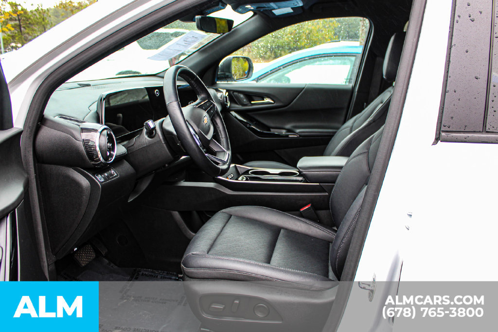 Used 2025 Chevrolet Equinox LT w/ Convenience Package II FWD image 16