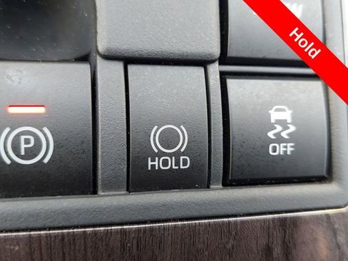 Used 2025 Toyota Highlander Limited AWD/4WD image 31