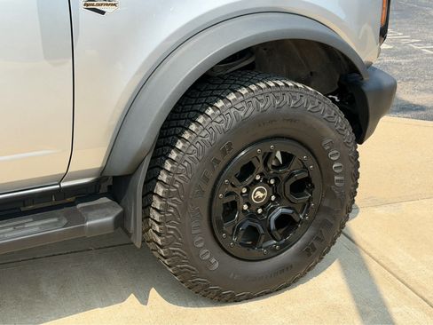 Used 2022 Ford Bronco Wildtrak AWD/4WD image 11