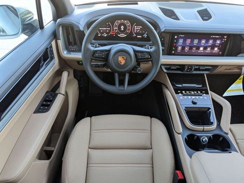 Certified 2026 Porsche Cayenne AWD/4WD image 15