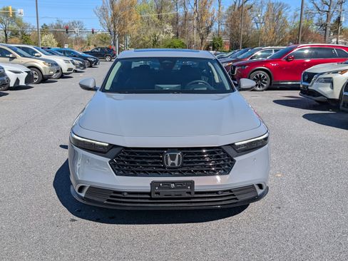 Used 2025 Honda Accord Touring image 8